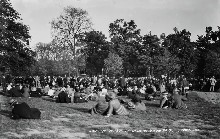 Framed Print : Sunday Evening in Hyde Park Framed Print : Sunday Evening in Hyde Park