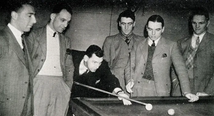 Framed Print : Sunderland and Preston footballers playing billiards Framed Print : Sunderland and Preston footballers playing billiards