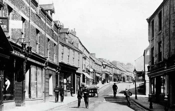 Framed Print : Sunderland Street, Houghton le Spring Framed Print : Sunderland Street, Houghton le Spring