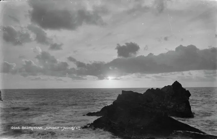 Framed Print : Sunset at Bedruthan Framed Print : Sunset at Bedruthan
