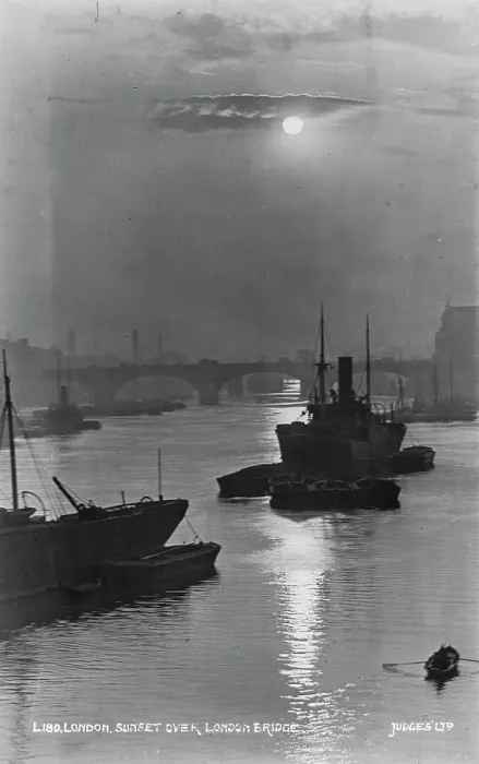 Framed Print : Sunset Over London Bridge Framed Print : Sunset Over London Bridge