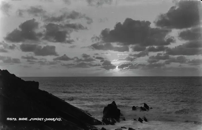 Framed Print : Sunset Over the Ocean