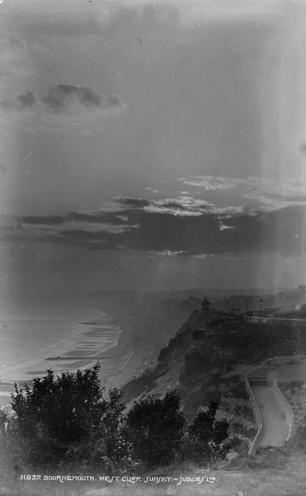 Framed Print : Sunset at West Cliff, Bournemouth Framed Print : Sunset at West Cliff, Bournemouth