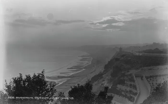 Framed Print : Sunset at West Cliff, Bournemouth Framed Print : Sunset at West Cliff, Bournemouth