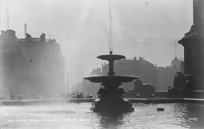 Framed Print : Sunshine and Spray at Trafalgar Square Framed Print : Sunshine and Spray at Trafalgar Square