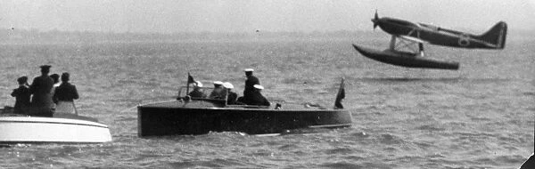 Supermarine S6 alighting in 1929