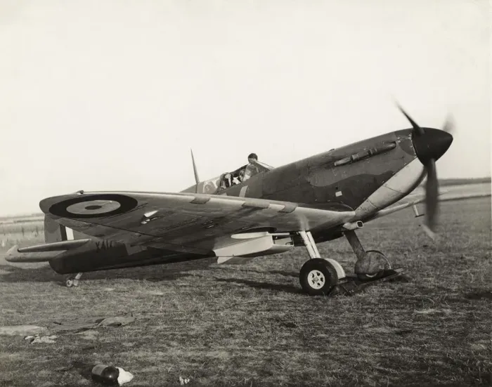 Framed Print : Supermarine Spitfire 1 / I Framed Print : Supermarine Spitfire 1 / I