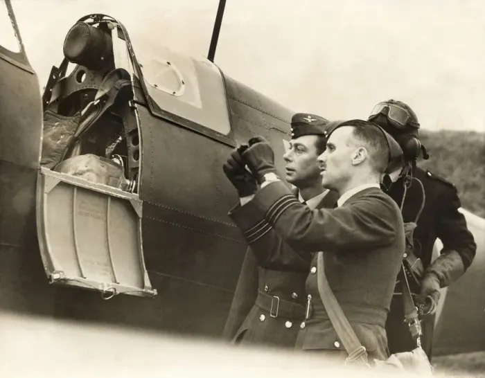 Framed Print : Supermarine Spitfire 5 / V Framed Print : Supermarine Spitfire 5 / V
