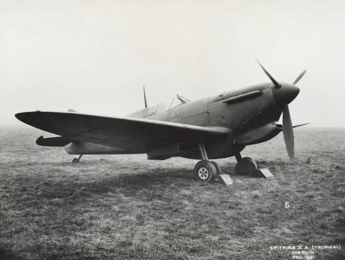 Framed Print : Supermarine Spitfire 5A / VA Framed Print : Supermarine Spitfire 5A / VA