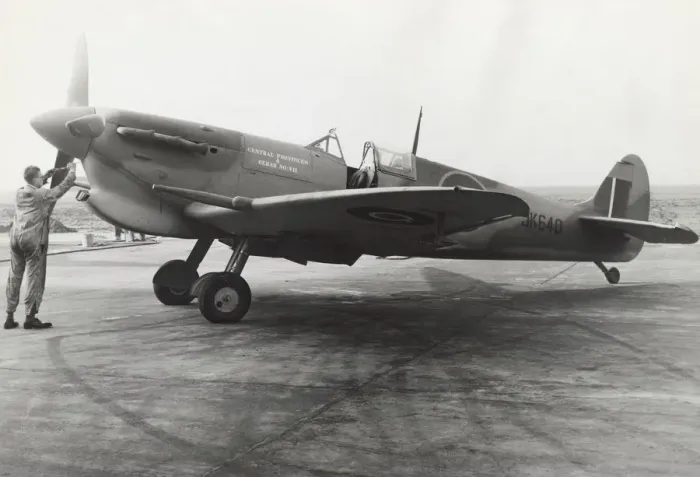 Framed Print : Supermarine Spitfire 5C / VC Framed Print : Supermarine Spitfire 5C / VC