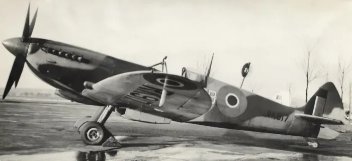Framed Print : Supermarine Spitfire 9 / IX Framed Print : Supermarine Spitfire 9 / IX