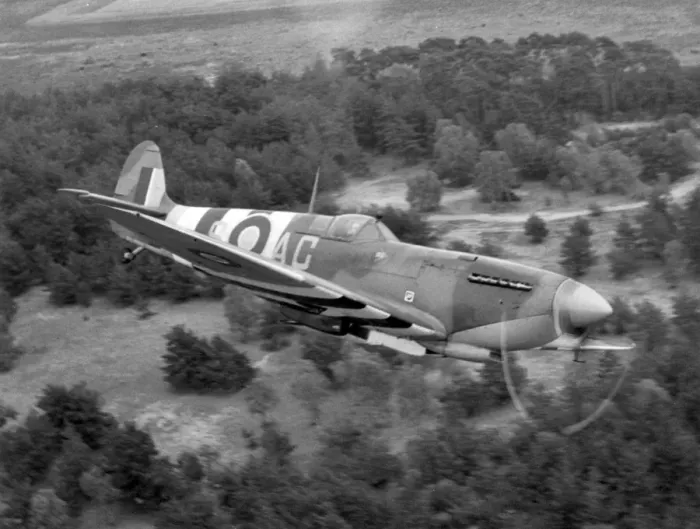 Framed Print : Supermarine Spitfire Framed Print : Supermarine Spitfire