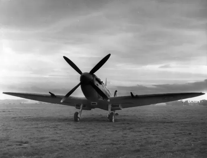 Framed Print : Supermarine Spitfire IX powered by a Merlin 61 Framed Print : Supermarine Spitfire IX powered by a Merlin 61