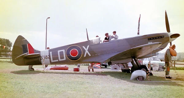 Supermarine Spitfire LF. XVIe TB382