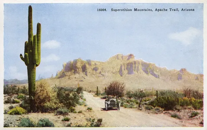 Framed Print : Superstitution Mountains, Apache Trail - Arizona, USA Framed Print : Superstitution Mountains, Apache Trail - Arizona, USA