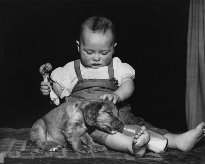 Framed Print : Susi - with a toddler Framed Print : Susi - with a toddler