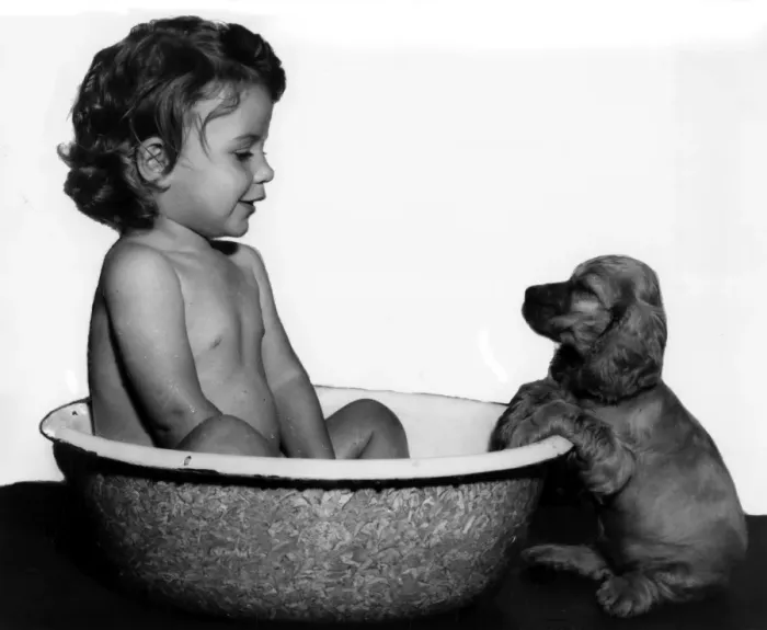 Framed Print : Susi - with toddler in bath Framed Print : Susi - with toddler in bath