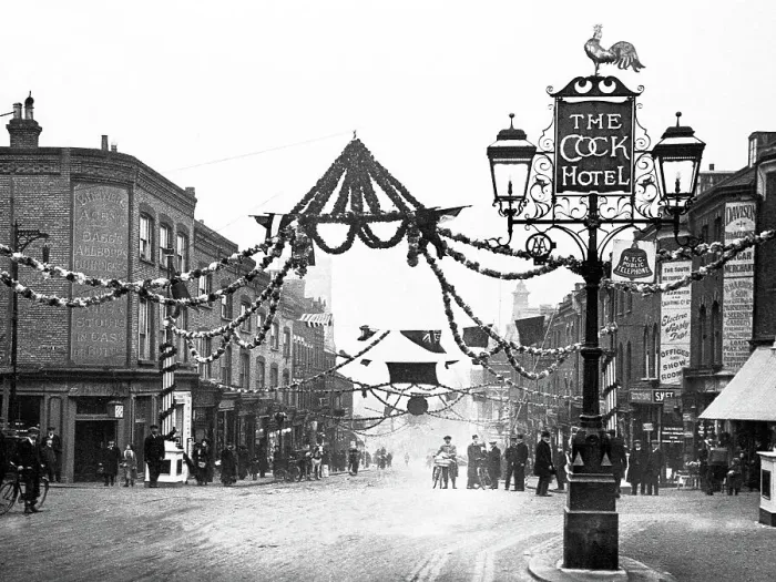 Framed Print : Sutton High Street Christmas 1910 Framed Print : Sutton High Street Christmas 1910