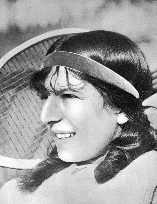 Framed Print : Suzanne Lenglen aged 15 Framed Print : Suzanne Lenglen aged 15