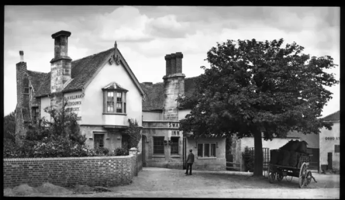 Framed Print : Swan Inn, Southdown Brewery, Sussex Framed Print : Swan Inn, Southdown Brewery, Sussex