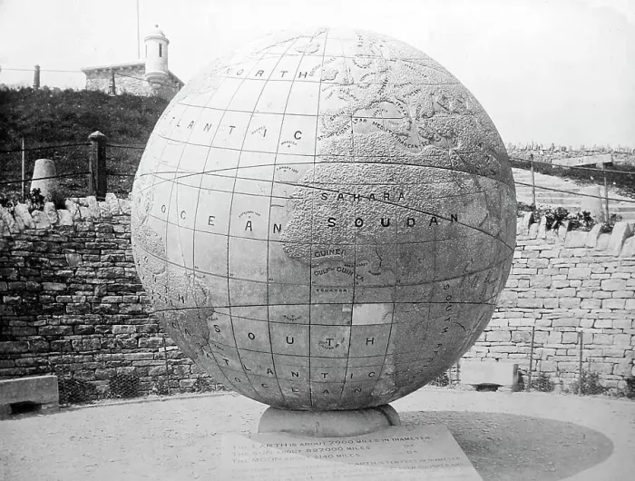 Framed Print : Swanage Globe, early 1900s Framed Print : Swanage Globe, early 1900s