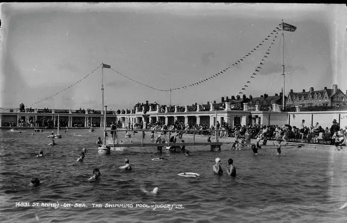Framed Print : The Swimming Pool at St. Anne's-on-Sea Framed Print : The Swimming Pool at St. Anne's-on-Sea