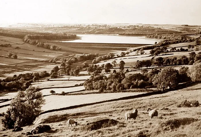 Framed Print : Swinsty Reservoir, Washburn Valley in the 1930s Framed Print : Swinsty Reservoir, Washburn Valley in the 1930s