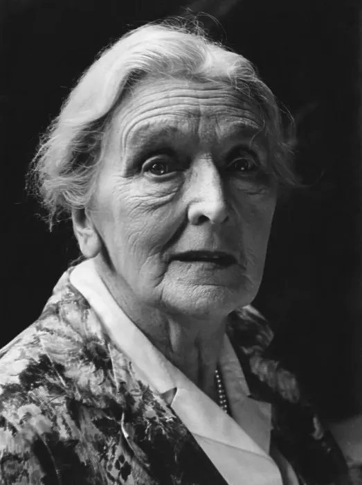 Framed Print : Sybil Thorndike, British actress of stage and screen Framed Print : Sybil Thorndike, British actress of stage and screen