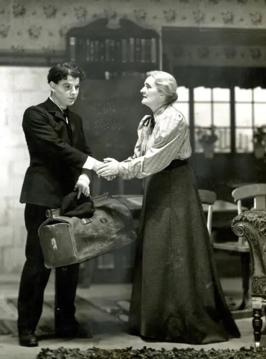 Framed Print : Sybil Thorndike and Emlyn Williams on stage Framed Print : Sybil Thorndike and Emlyn Williams on stage