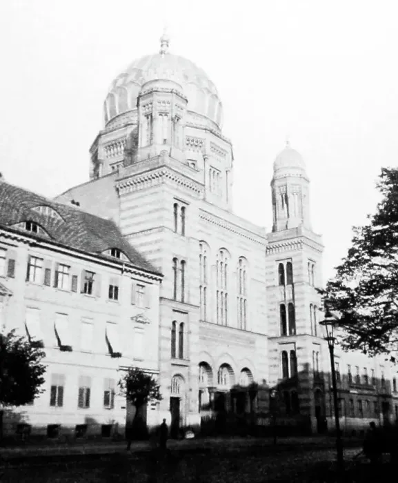 Framed Print : The Synagogue, Berlin, Germany, Victorian period Framed Print : The Synagogue, Berlin, Germany, Victorian period