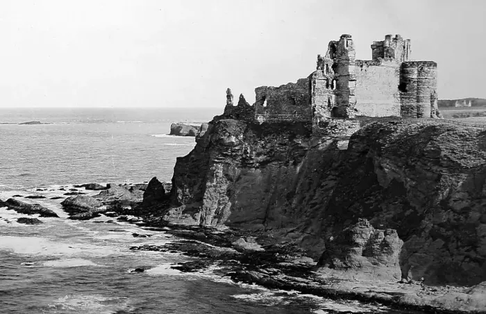 Framed Print : Tantallon castle, North Berwick, Victorian period Framed Print : Tantallon castle, North Berwick, Victorian period