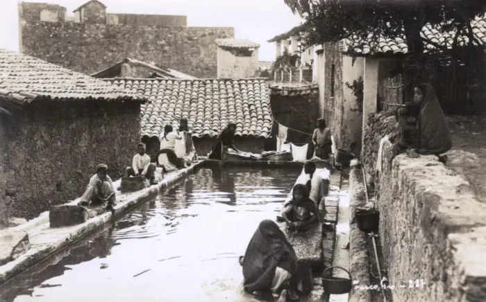 Framed Print : Taxco de Alarcon, Guerro, Mexico - Communal laundry pool Framed Print : Taxco de Alarcon, Guerro, Mexico - Communal laundry pool
