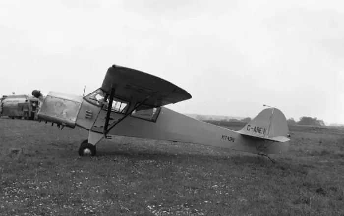 Framed Print : Taylorcraft Auster 3 G-AREI Framed Print : Taylorcraft Auster 3 G-AREI