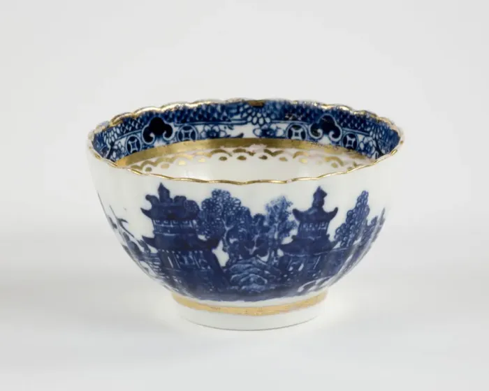 Framed Print : Tea bowl made from porcelain, transfer-printed in underglaze blue with Framed Print : Tea bowl made from porcelain, transfer-printed in underglaze blue with