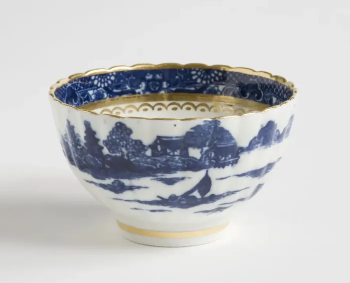 Framed Print : Tea bowl made from porcelain, transfer-printed in underglaze blue with Framed Print : Tea bowl made from porcelain, transfer-printed in underglaze blue with