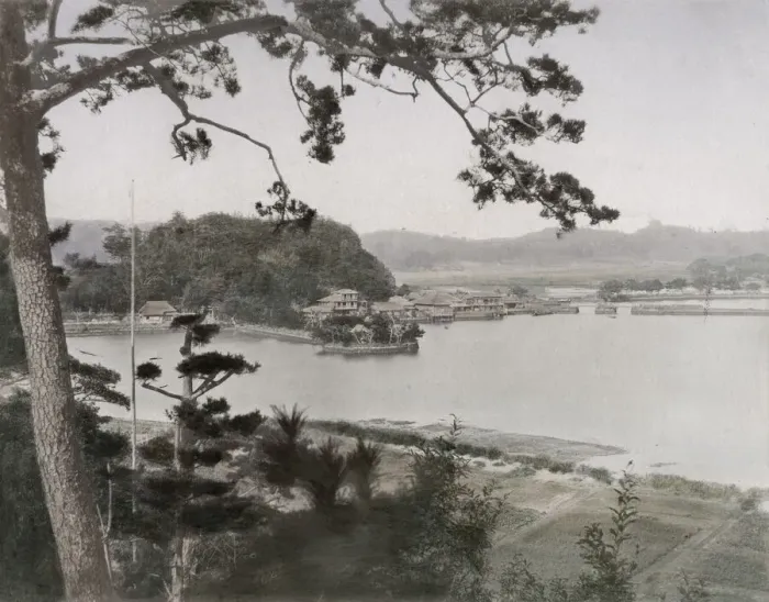 Framed Print : Tea House Kanazawa, Hirakata Bay from Kyurantei, Japan Framed Print : Tea House Kanazawa, Hirakata Bay from Kyurantei, Japan