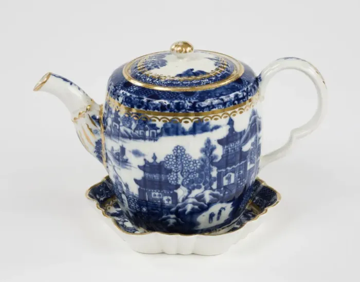 Framed Print : Tea pot and stand Framed Print : Tea pot and stand