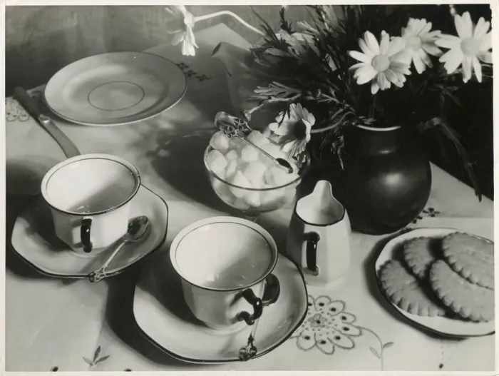 Framed Print : TEA SERVICE 1930S Framed Print : TEA SERVICE 1930S