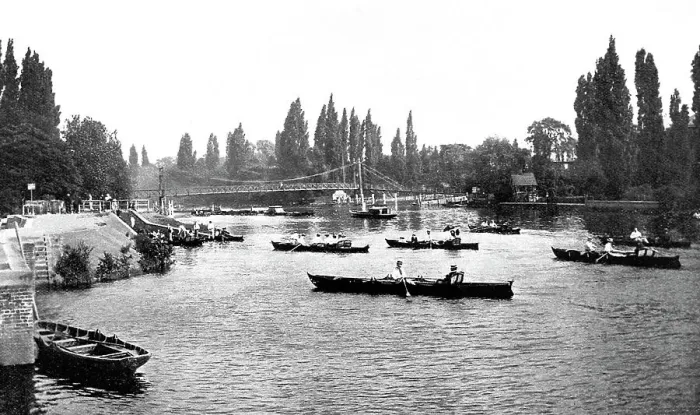 Framed Print : Teddington Lock River Thames early 1900s Framed Print : Teddington Lock River Thames early 1900s