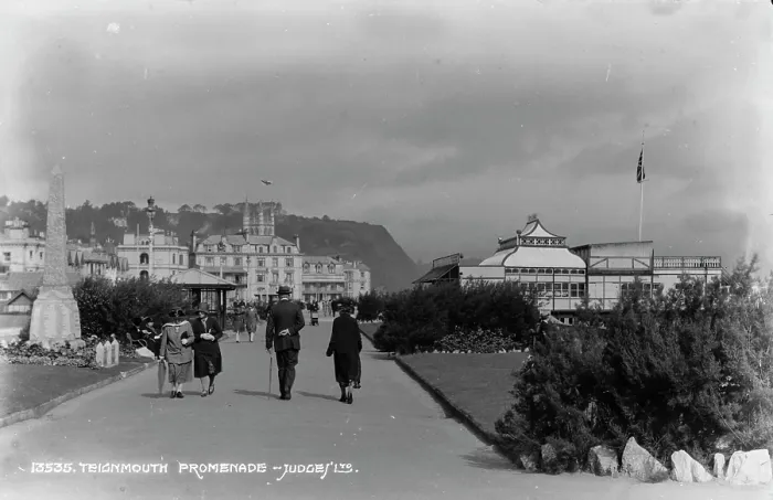 Framed Print : Teignmouth Promenade Framed Print : Teignmouth Promenade