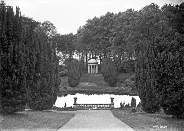 Framed Print : Temple over water in a large garden - Lake Temple, Hillsboro Framed Print : Temple over water in a large garden - Lake Temple, Hillsboro