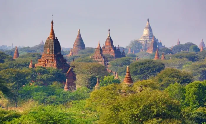 Framed Print : Temples and pagodas on the Plain of Bagan, Myanmar Framed Print : Temples and pagodas on the Plain of Bagan, Myanmar