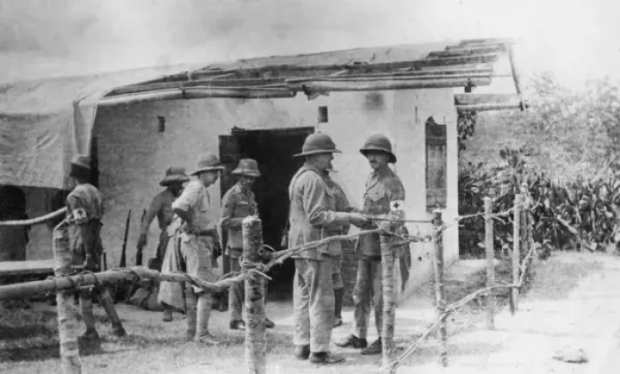 Framed Print : Temporary operating theatre, Lindi area, East Africa, WW1 Framed Print : Temporary operating theatre, Lindi area, East Africa, WW1
