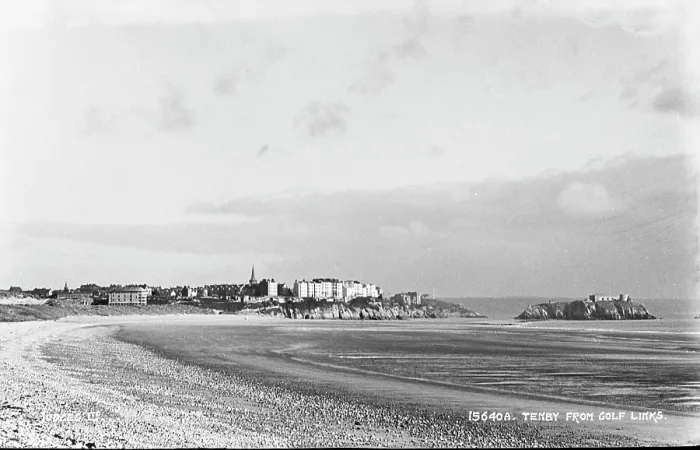 Framed Print : Tenby from Golf Links Framed Print : Tenby from Golf Links