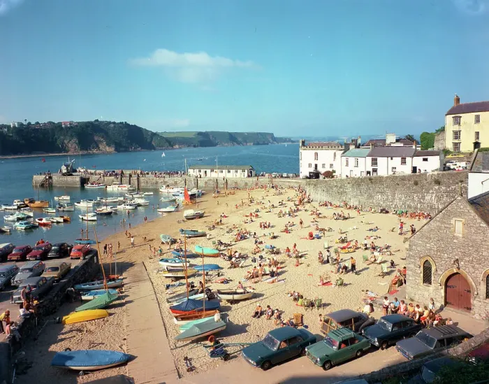 Framed Print : Tenby - Harbour Beach Framed Print : Tenby - Harbour Beach