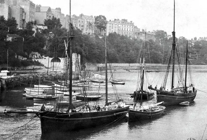 Framed Print : Tenby Harbour early 1900s Framed Print : Tenby Harbour early 1900s