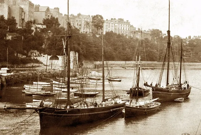 Framed Print : Tenby Harbour, early 1900s Framed Print : Tenby Harbour, early 1900s