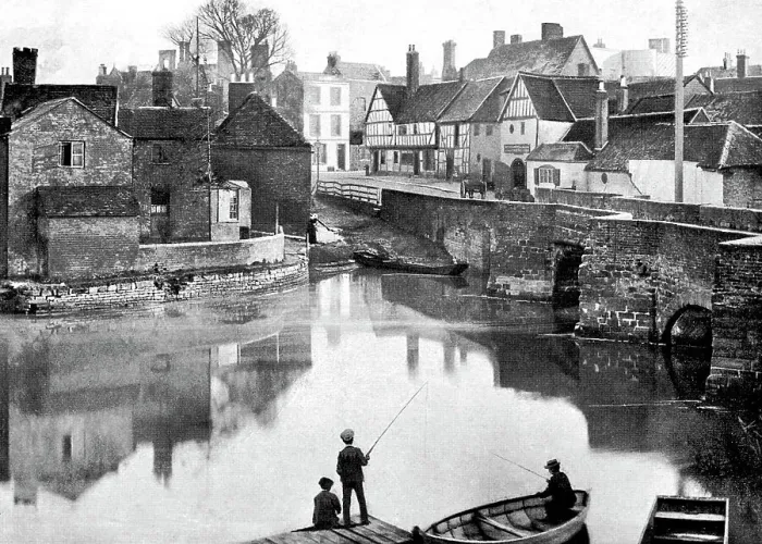 Framed Print : Tewkesbury King John's Bridge early 1900s Framed Print : Tewkesbury King John's Bridge early 1900s