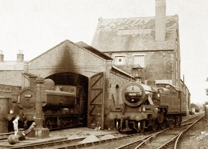 Framed Print : Tewksbury railway engine shed, early 1900s Framed Print : Tewksbury railway engine shed, early 1900s