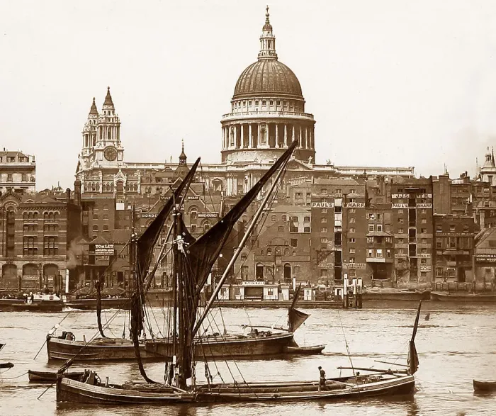 Framed Print : Thames barges on River Thames, London Framed Print : Thames barges on River Thames, London